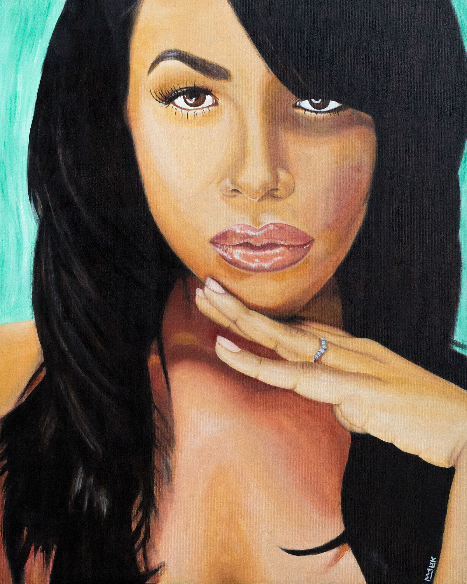 portrait of rnb singer aaliyah with green background
